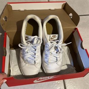 Nike tailwind women’s sneakers